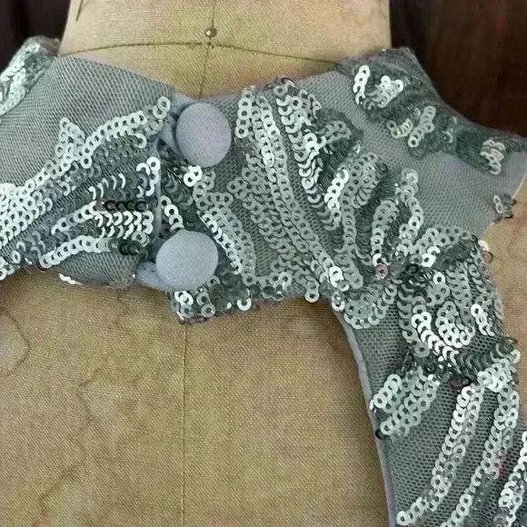 B.Darlin NWT Sequin Silver Sexy Dress Halter cut out Back, Stunning Size 15/16 - Picture 8 of 10